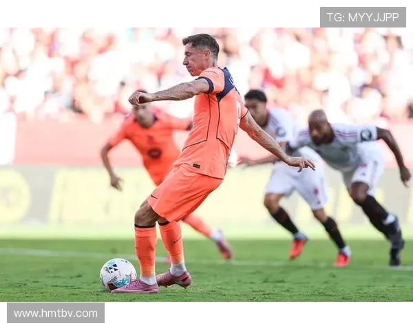 莱万多夫斯基加盟巴萨解析：离开德甲后能否延续巅峰状态