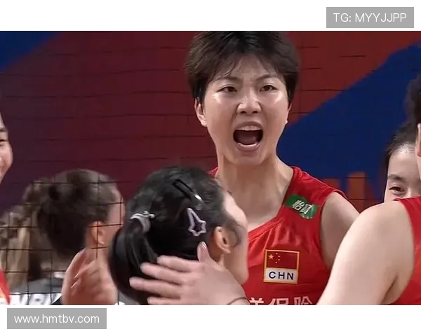 袁心玥镜头外居然爱穿拖鞋？场上霸气女王下了场秒变邻家大妈了吧！